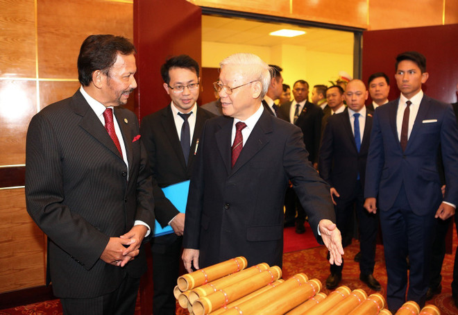 文莱苏丹圆满结束对越南进行的国事访问 ảnh 2