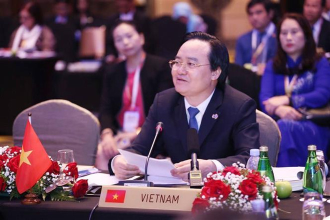 越南教育培训部长:努力营造幸福学习环境 激发学生终身学习动力 ảnh 1 越南教育培训部长:努力营造幸福学习环境 激发学生终身学习动力 ảnh 1