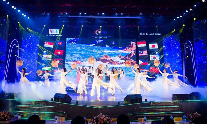 东盟加三歌唱大赛在广宁省下龙市开幕 ảnh 1