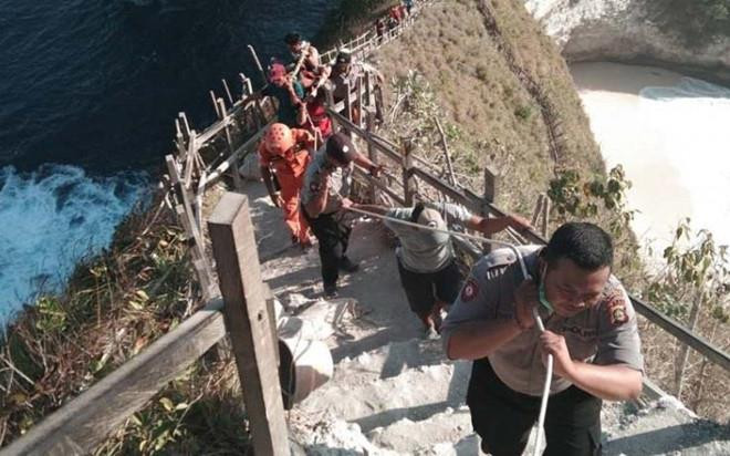 将在印尼巴厘岛遇难的越南游客遗体运送回国 ảnh 1 将在印尼巴厘岛遇难的越南游客遗体运送回国 ảnh 1