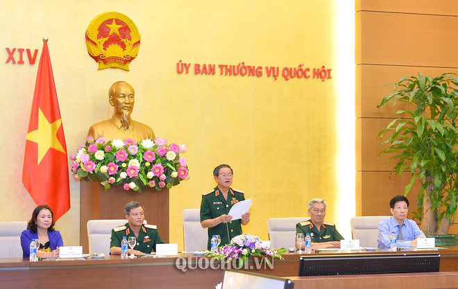 国会副主席杜伯巳会见越南英雄母亲、烈士家属和革命老战士代表团 ảnh 2 国会副主席杜伯巳会见越南英雄母亲、烈士家属和革命老战士代表团 ảnh 2