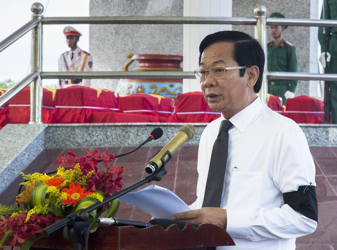 7·27伤残军人及烈士日:在柬牺牲越南烈士遗骸追掉会及安葬仪式在坚江省举行 ảnh 2 7·27伤残军人及烈士日:在柬牺牲越南烈士遗骸追掉会及安葬仪式在坚江省举行 ảnh 2