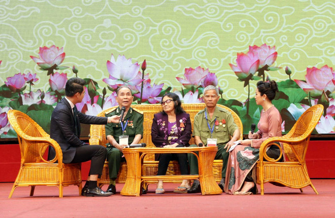 越南举行全国伤残军人先进代表表彰大会 政府总理阮春福等国家领导人出席 ảnh 2 越南举行全国伤残军人先进代表表彰大会 政府总理阮春福等国家领导人出席 ảnh 2