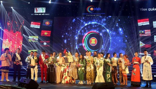 马来西亚选手荣获2019年第二届东盟加三歌唱大赛一等奖 ảnh 1