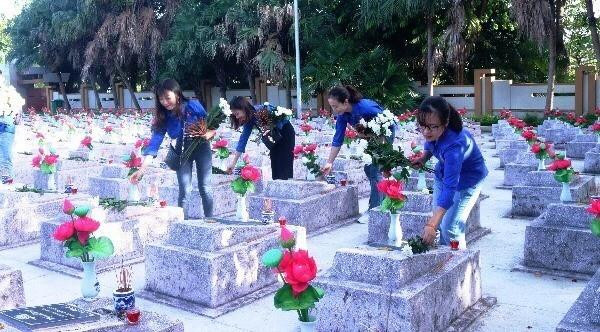 越南广平省和老挝甘蒙省举行青年友好会见活动 ảnh 1 越南广平省和老挝甘蒙省举行青年友好会见活动 ảnh 1