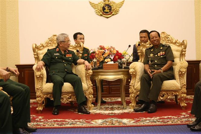 越柬防务政策对话日益走向深入 ảnh 1