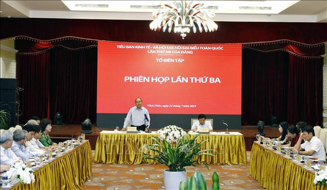 阮春福主持召开越南共产党第十三次全国代表大会经济社会委员会小组编辑组第三次会议 ảnh 1 阮春福主持召开越南共产党第十三次全国代表大会经济社会委员会小组编辑组第三次会议 ảnh 1