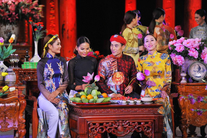 2016年越南长衣文化节 诠释越南女性之美 ảnh 2 2016年越南长衣文化节 诠释越南女性之美 ảnh 2