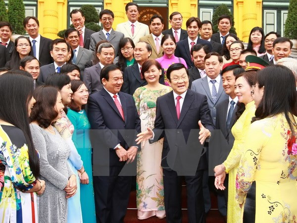 越南国家主席张晋创接见胡志明市古之县政府代表团 ảnh 1 越南国家主席张晋创接见胡志明市古之县政府代表团 ảnh 1
