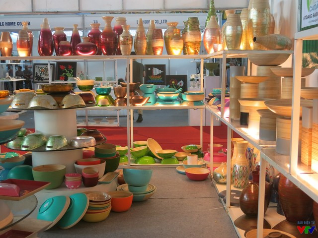 245家国内外企业参加2016年河内礼品展 ảnh 1