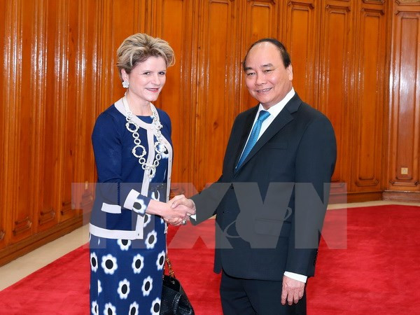 越南政府总理阮春福会见瑞士联邦经济总局局长茵艾辛 ảnh 1 越南政府总理阮春福会见瑞士联邦经济总局局长茵艾辛 ảnh 1