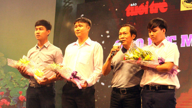 九龙江平原11省市202名大学生荣获励志奖学金 ảnh 1 九龙江平原11省市202名大学生荣获励志奖学金 ảnh 1