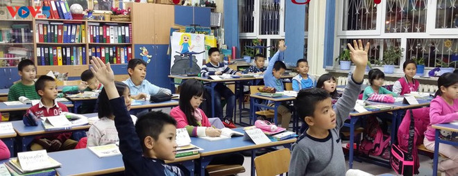 海外越南人心中的主权碑:通过越南语课凝聚对祖国家乡海岛的热爱(第四篇) ảnh 1 海外越南人心中的主权碑:通过越南语课凝聚对祖国家乡海岛的热爱(第四篇) ảnh 1