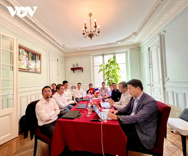 关于欧洲和越南能源领域发展挑战研讨会以线上线下相结合方式举行 ảnh 1