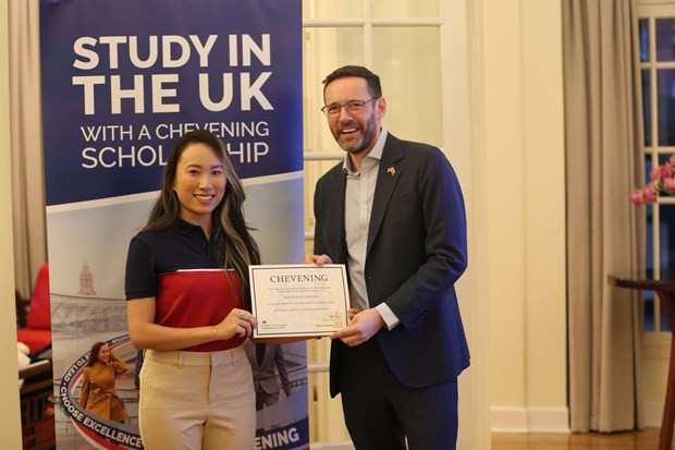 英国驻越南大使伊恩·弗鲁对越南人民崛起的愿望印象深刻 ảnh 2