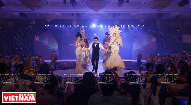 越南美发界的无限创意 ảnh 2 越南美发界的无限创意 ảnh 2