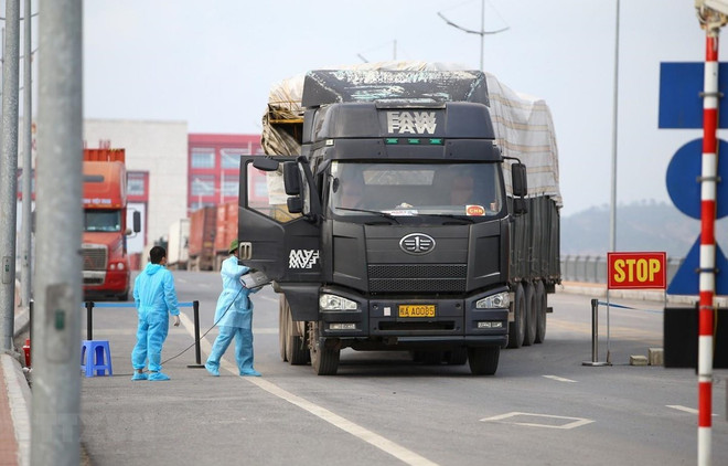 芒街国际口岸货物顺利通关 ảnh 1 芒街国际口岸货物顺利通关 ảnh 1