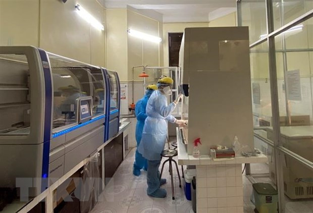 新冠肺炎疫情:和平省SARS-CoV-2病毒筛查和检测设备系统投入使用 ảnh 1 新冠肺炎疫情:和平省SARS-CoV-2病毒筛查和检测设备系统投入使用 ảnh 1