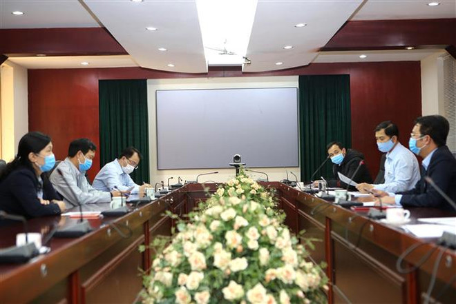 海防港就TIANJIN HIGHWAY号滚装集装箱船卸船方案召开紧急会议 ảnh 1 海防港就TIANJIN HIGHWAY号滚装集装箱船卸船方案召开紧急会议 ảnh 1