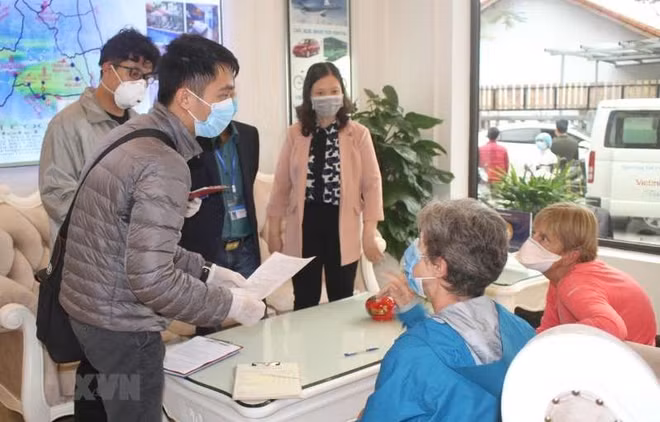 越南为受疫情影响留在越南的外国公民办理签证和居留证延期创造便利条件 ảnh 1 越南为受疫情影响留在越南的外国公民办理签证和居留证延期创造便利条件 ảnh 1