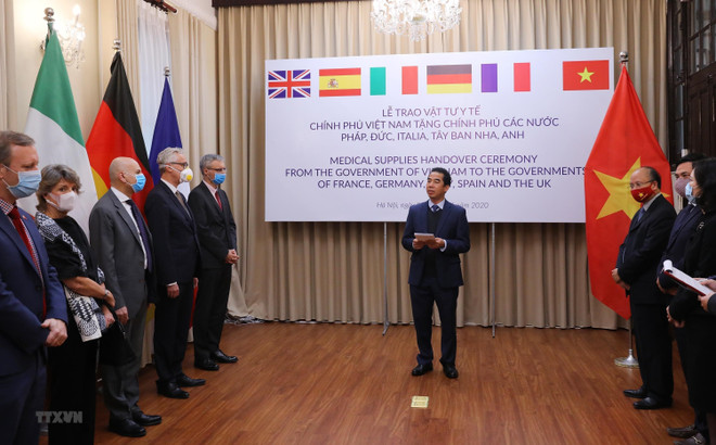 《美国外交官亚太时事杂志》：越南助力其他国家应对新冠肺炎疫情 ảnh 1