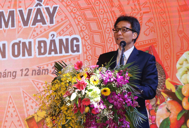 武德儋副总理向北宁省劳动者、贫困者和橙剂受害者送上春节慰问品 ảnh 1