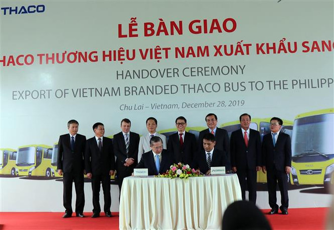 THACO向菲律宾出口越南品牌大巴车 ảnh 1