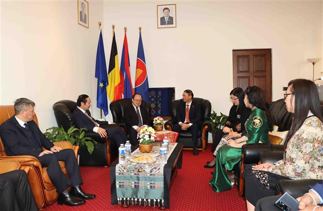 越老在老挝传统新年之际在比利时进行交流 ảnh 1