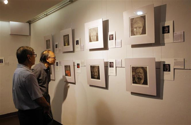 美国画家在岘港市举办画展 ảnh 1