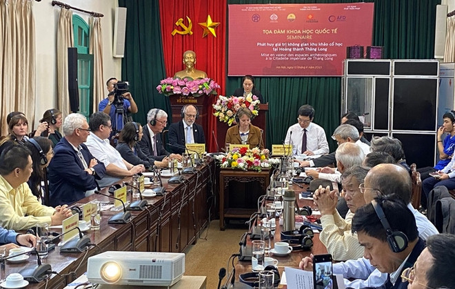 越法地方间合作会议:激活“沉睡”在地下的文化遗产 ảnh 1 越法地方间合作会议:激活“沉睡”在地下的文化遗产 ảnh 1