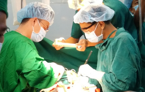 越南成功抢救一例心脏破裂患者 ảnh 1 越南成功抢救一例心脏破裂患者 ảnh 1