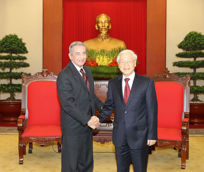 越共中央总书记阮富仲会见古巴共产党代表团 ảnh 1 越共中央总书记阮富仲会见古巴共产党代表团 ảnh 1