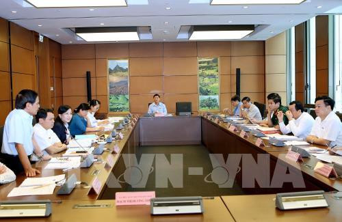 越南第十四届国会第三次会议：保持经济增速 营造稳定环境 ảnh 1