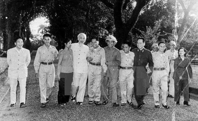 越裔泰国青少年参加胡伯伯知识竞赛活动 ảnh 1 越裔泰国青少年参加胡伯伯知识竞赛活动 ảnh 1