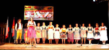 “了解邻居”之越捷饮食文化节在捷克举行 ảnh 1