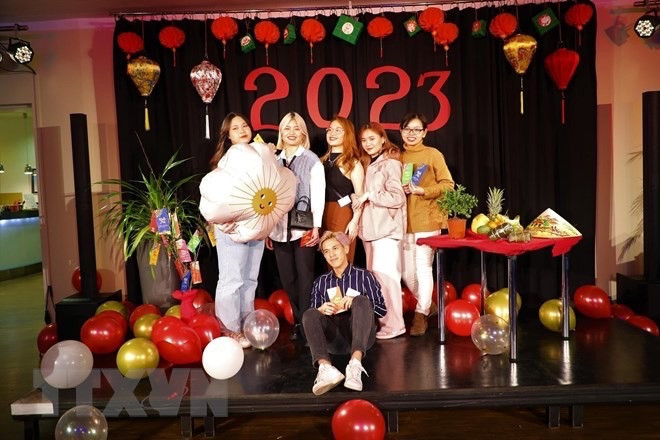 旅居法国和德国越南人社群纷纷开展喜迎新春佳节活动 ảnh 2