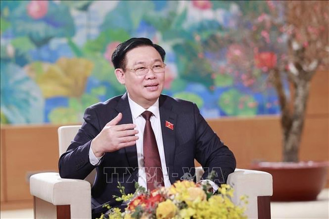 越南国会主席王廷惠:大力推进思维和做法革新 ảnh 1 越南国会主席王廷惠:大力推进思维和做法革新 ảnh 1