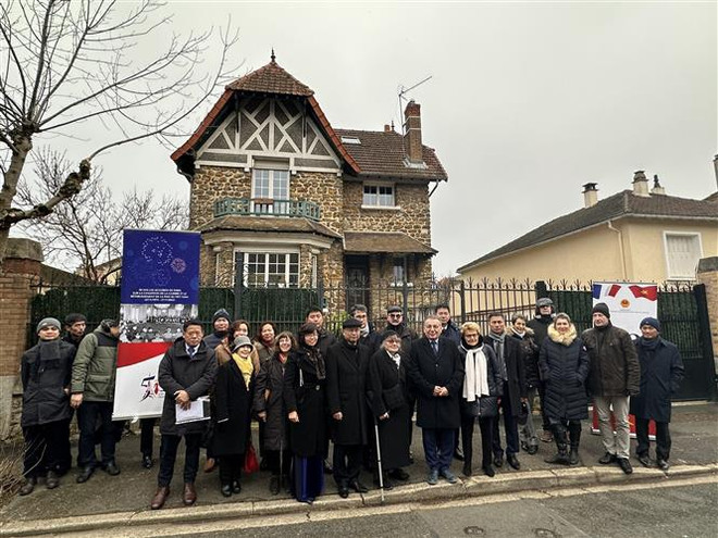 《巴黎协定》签署50周年纪念活动在法国舒瓦西勒鲁瓦市举行 ảnh 1