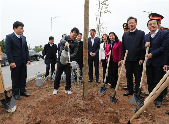 越共中央书记处常务书记武文赏出席兴安省植树节启动仪式 ảnh 1 越共中央书记处常务书记武文赏出席兴安省植树节启动仪式 ảnh 1