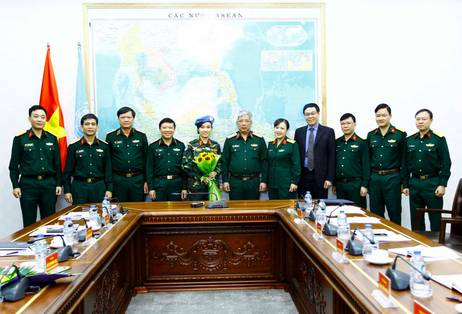 越南首次派遣维和女军官（组图） ảnh 4