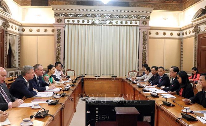 胡志明市加强与英国的经贸合作 ảnh 1