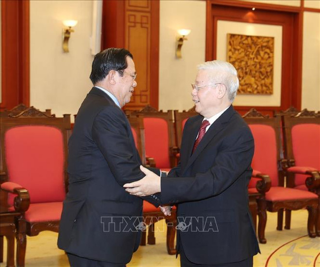 越共中央总书记、国家主席阮富仲会见柬埔寨人民党主席、政府首相洪森 ảnh 1 越共中央总书记、国家主席阮富仲会见柬埔寨人民党主席、政府首相洪森 ảnh 1