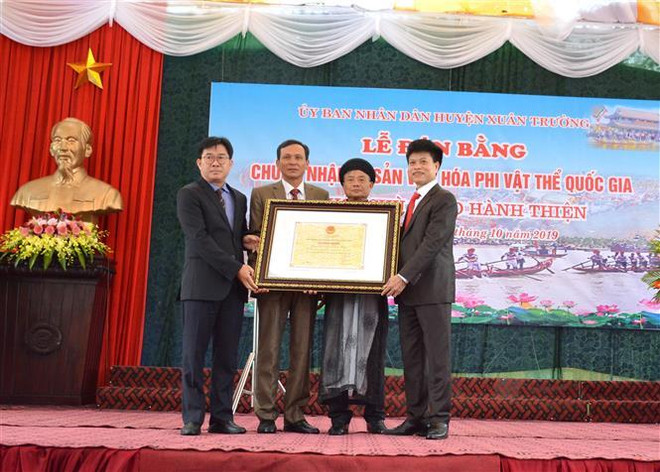 南定省神光寺国家级非物质文化遗产证书授证仪式举行 ảnh 1