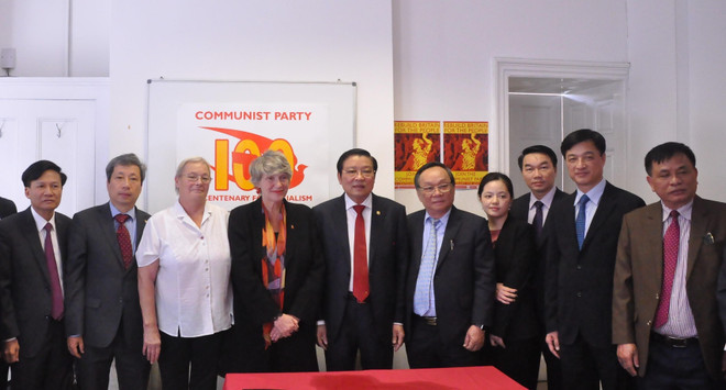 越南共产党代表团访问大不列颠及北爱尔兰联合王国 ảnh 3 越南共产党代表团访问大不列颠及北爱尔兰联合王国 ảnh 3