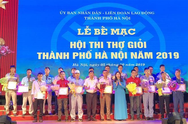 庆祝首都河内解放65周年的活动热闹举行 ảnh 3 庆祝首都河内解放65周年的活动热闹举行 ảnh 3