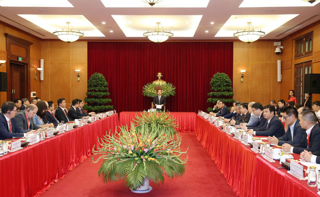 越共中央经济部长会见前来参加2019年工业4.0高级论坛的代表 ảnh 1 越共中央经济部长会见前来参加2019年工业4.0高级论坛的代表 ảnh 1