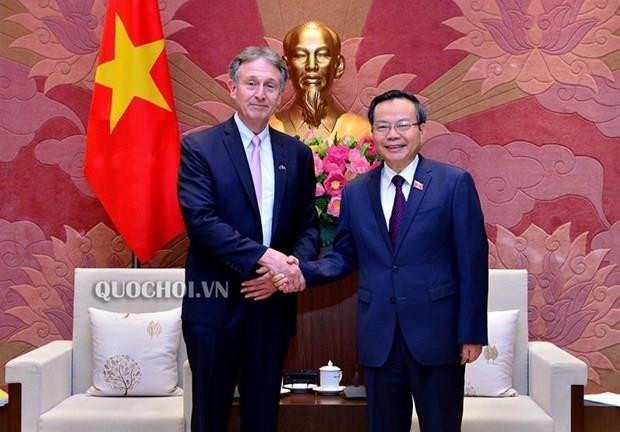 越南国会副主席冯国显会见东盟-欧盟商业理事会主席 ảnh 1 越南国会副主席冯国显会见东盟-欧盟商业理事会主席 ảnh 1