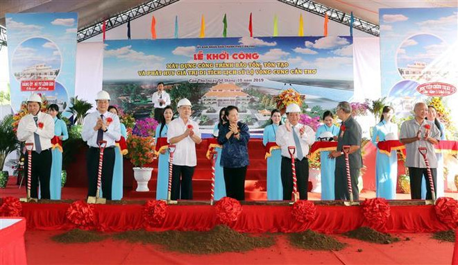 越南国会主席阮氏金银出席芹苴弯弓路历史遗迹区保护项目开工仪式 ảnh 1 越南国会主席阮氏金银出席芹苴弯弓路历史遗迹区保护项目开工仪式 ảnh 1