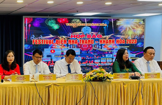 2023年庆和省芽庄海洋节:多项特色活动吸引游客的眼球 ảnh 1 2023年庆和省芽庄海洋节:多项特色活动吸引游客的眼球 ảnh 1