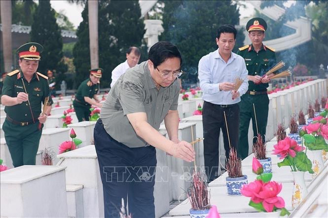 政府总理范明政莅临河江省调研 ảnh 3 政府总理范明政莅临河江省调研 ảnh 3